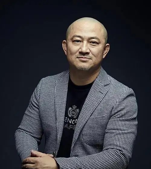 王岑